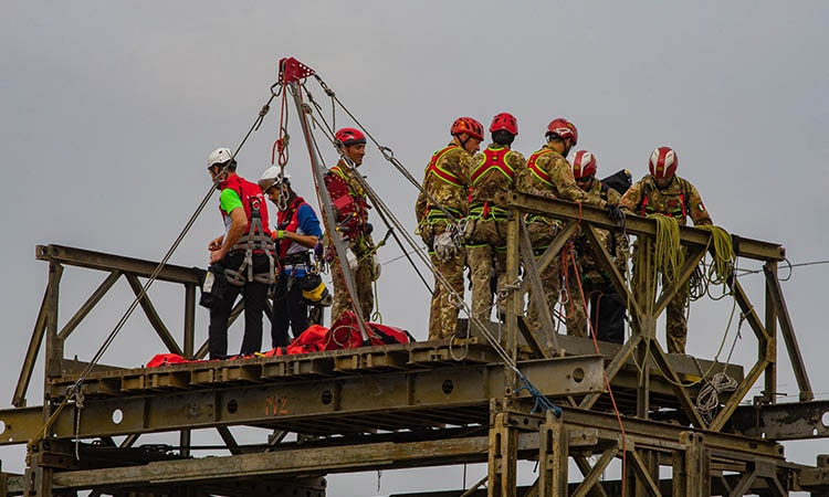 REAS 2019: una squadra soccorso dell’Esercito simula una attività di recupero con un team dell’ANA