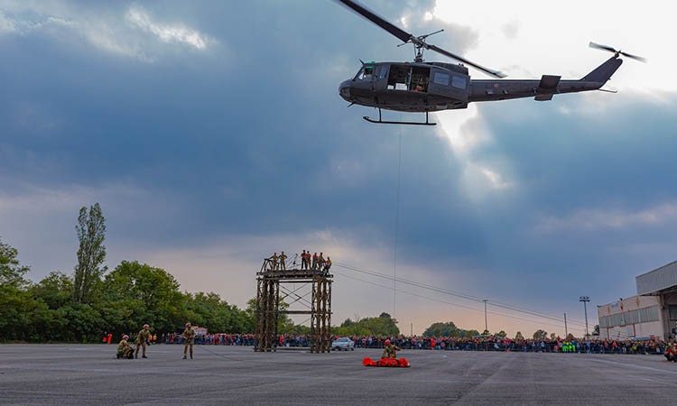 REAS 2019: una squadra soccorso dell’Esercito simula una attività di recupero con un team dell’ANA